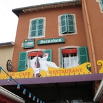 The cafe we had a beer at.