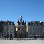 Gateway within the modern city