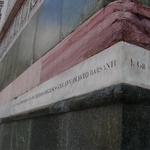 A variety for marble colours coating the walls