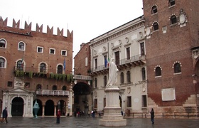 Italy: Rain in Verona, splash of Milan