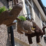 Thatched animals outside one of Beer's cute stops