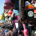 Wandering along the strip in 40 degree heat