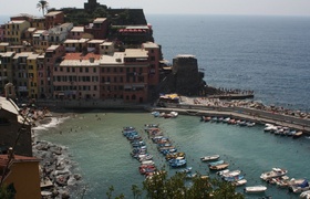 Deliciously Hot Cinque Terre Walk