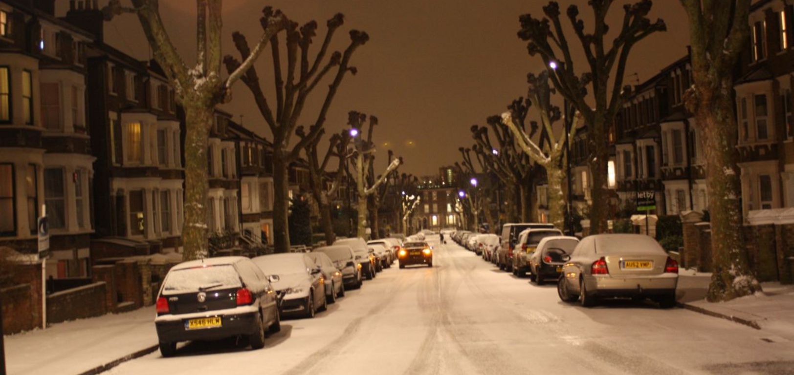 Snowy night on Fordwych Road