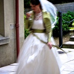 A fleeting glimpse of the bride