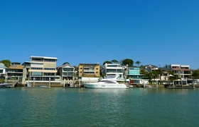 Sunny Hot Brisbane Escape