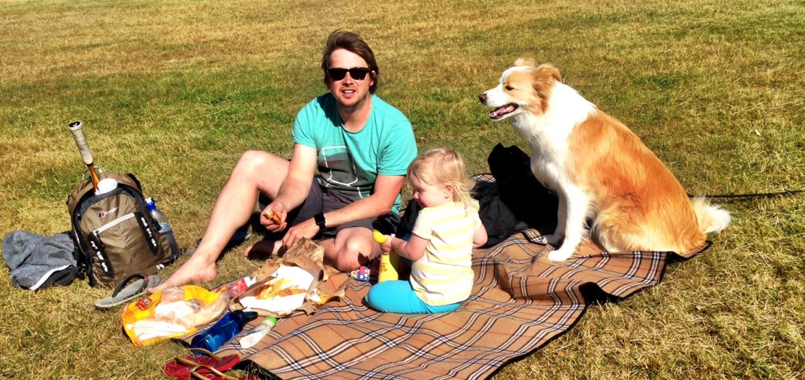 A lovely sunny Friday evening, so we met daddy in the botanicals for our traditional takeaways Friday.