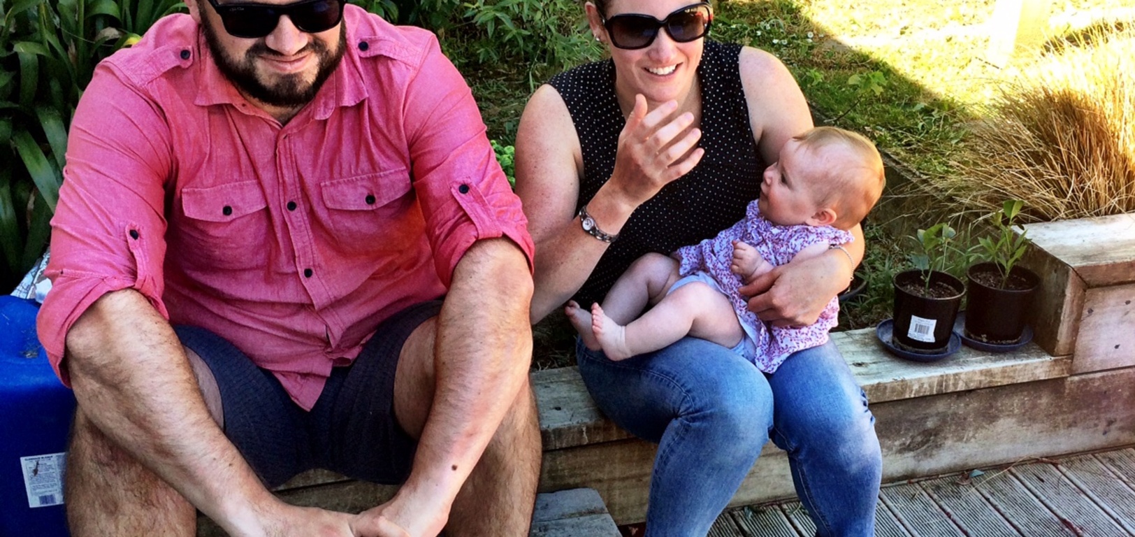 Another really hot day. We enjoyed afternoon tea at Lucie & Rory's home. Olive was the oldest kid for a change! Poppy & Olive started to warm to each other while Iris and Jonty charmed everyone. Bring on more sunny days!