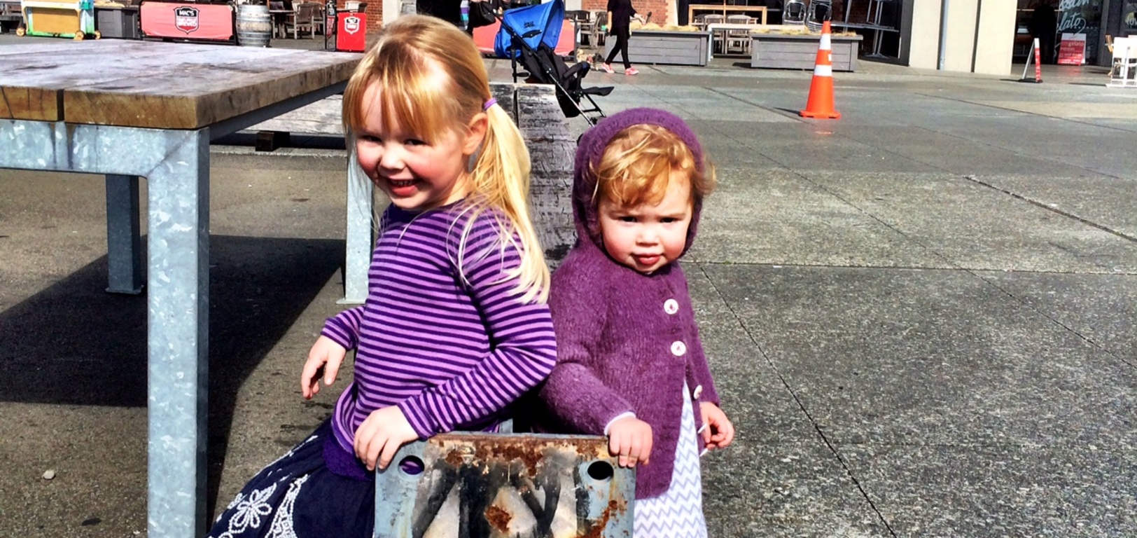 A great start to the holidays with a sunny still day wondering along the waterfront to Te papa and coffee with Nan. Iris was ever so pleased in finding a perfect seat for herself, olive couldn't resist either. Iris managed walking all the way back to the car in a very stroppy manner.