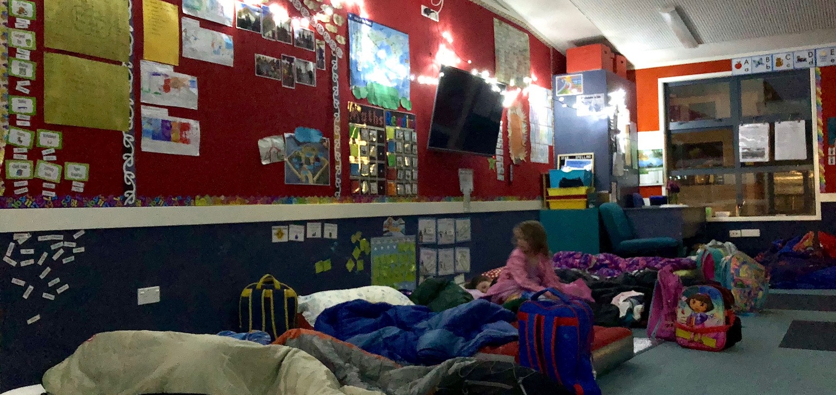 Olive's school sleep over! A lot of anticipation and excitement for this night where Olive got to bunk down with the rest of her class mates for a night at school! Daddy was a volunteered helper and got to stay too, but didn't need to do much as the kids were all so well behaved. There was Milo and jump jam and hundreds and thousands cookies and only one incident involving a poor kid who exploded out multiple ends.... Fond memories of school and scout camps come back to me.