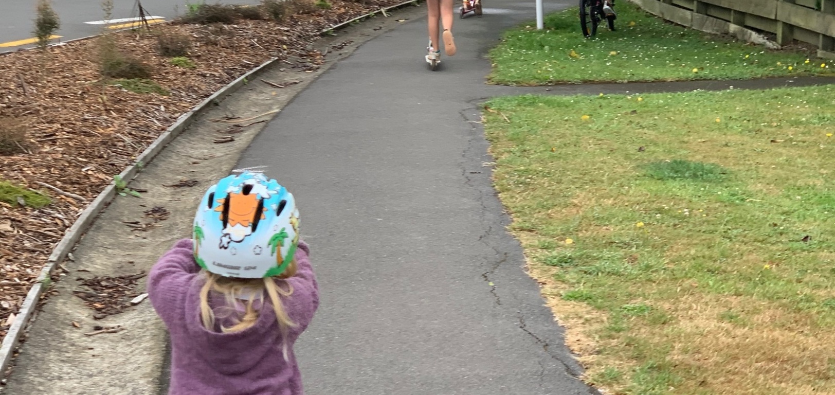 Holiday sleepover! 4 girls! They played so wonderfully.