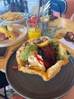 Around the bays 8.4km. Managed to run the whole way, 105 min. Then we had a lovely dip in the ocean followed by lunch.