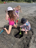 A wandering into the cute raglan town and onto the wharf area for a smoothie. Relaxed the avo away at the beach.